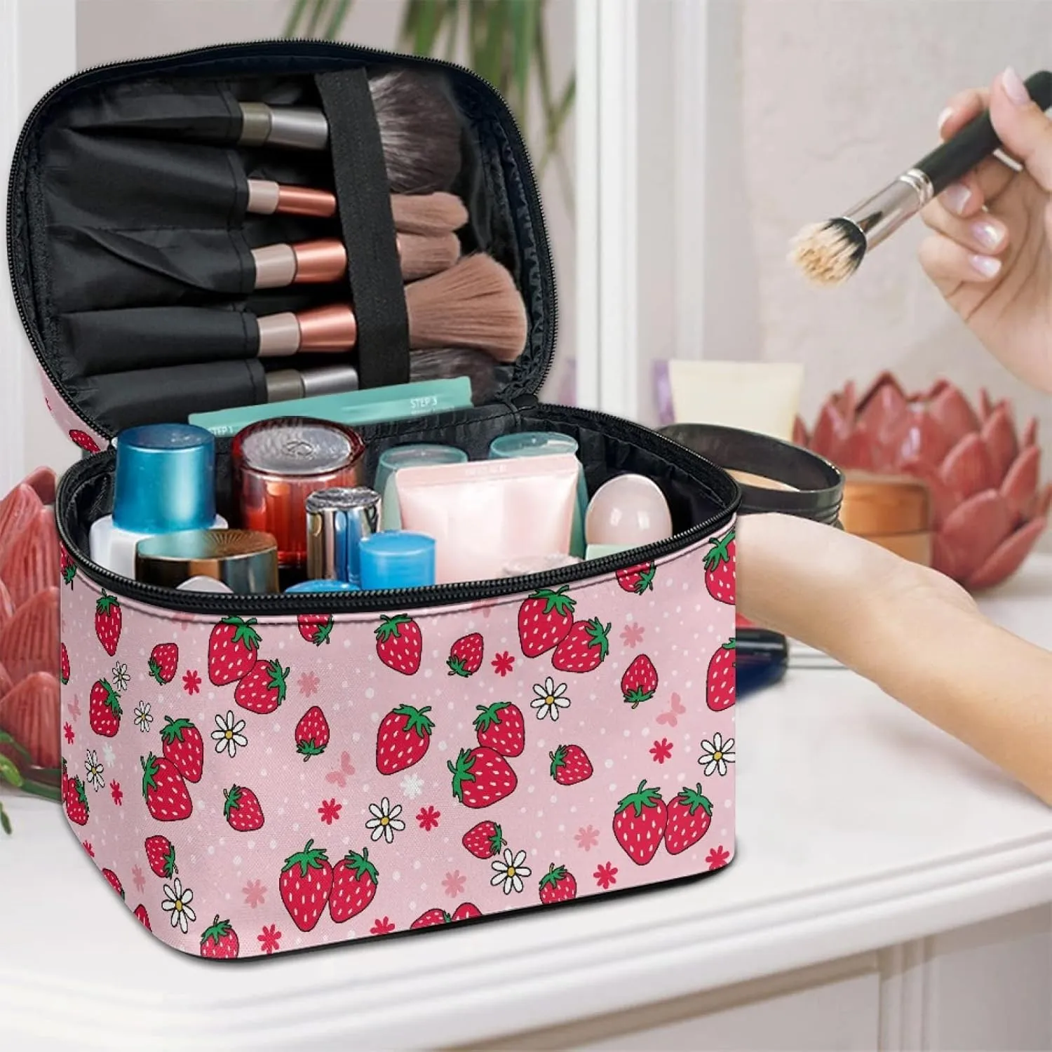 Boatee Strawberry Makeup Bag Pink Cosmetic Bag Portable Handbag Makeup Case Toiletry Case Floral Brush Bag Travel Organizer Zipper Closure Brushes Holder