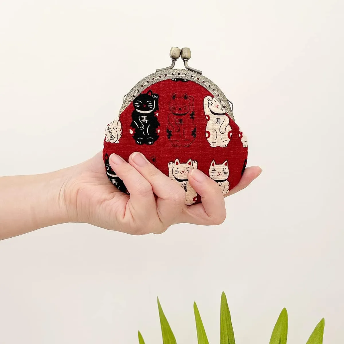 Bowbear Women's Compact and Cute Coin Purse, Red Lucky Cat