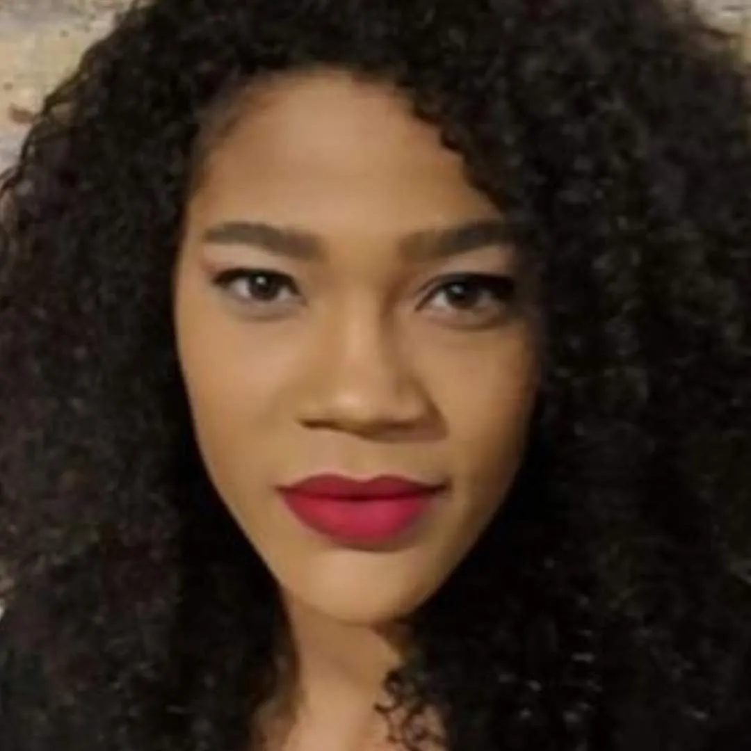 Premium Long Lasting Deep Red Matte Liquid Lipstick | Red Carpet Ready
